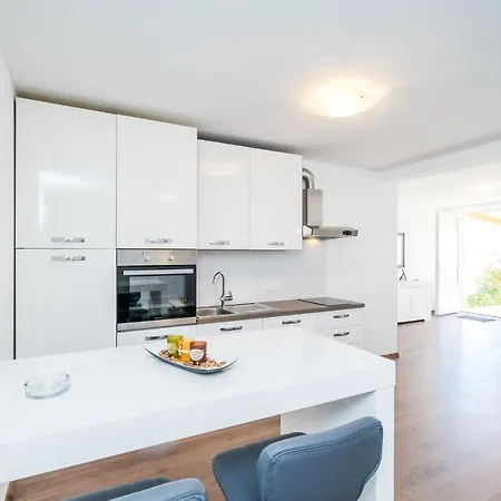 Apartment Marnic- Blue Chill Mlini