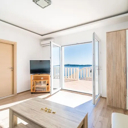 Apartment Marnic- Blue Chill