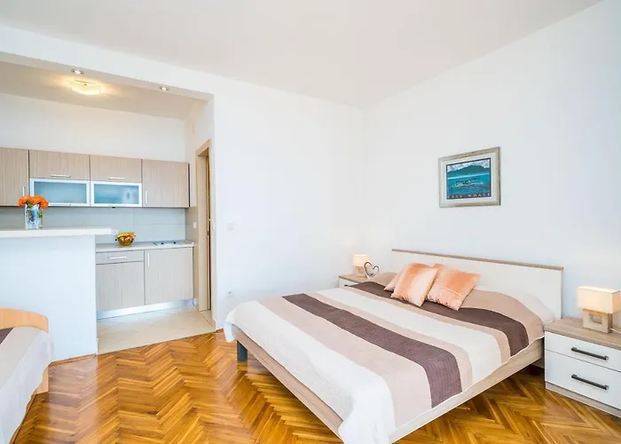 아파트 Marnic- Blue Chill *